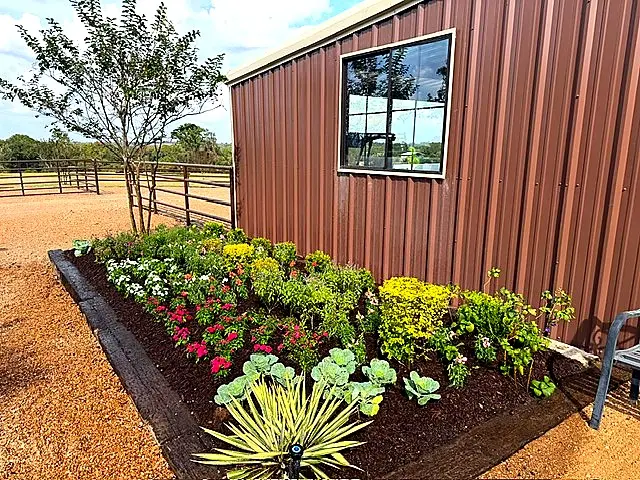 Color Bed With Accents — Seasonal Color Enhancements